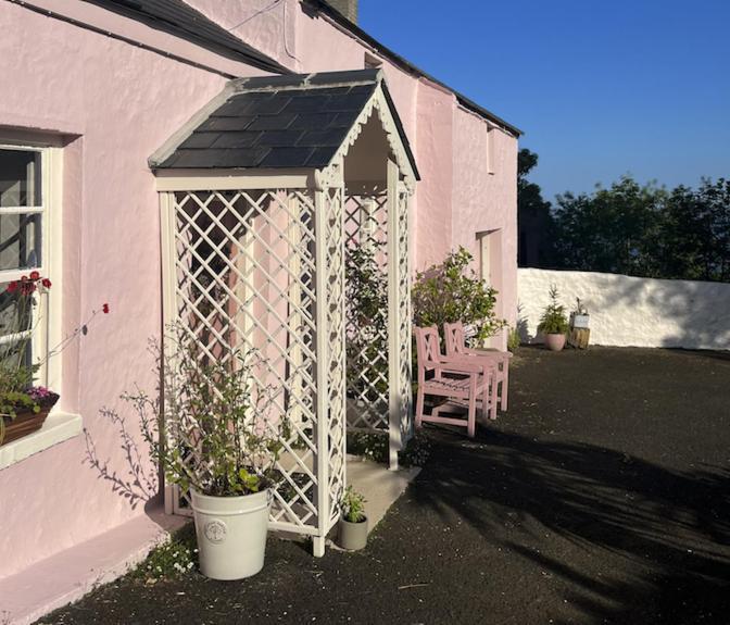The Pink Cottage Upstairs Suite & Garden Summer Room Whitehead Exteriér fotografie