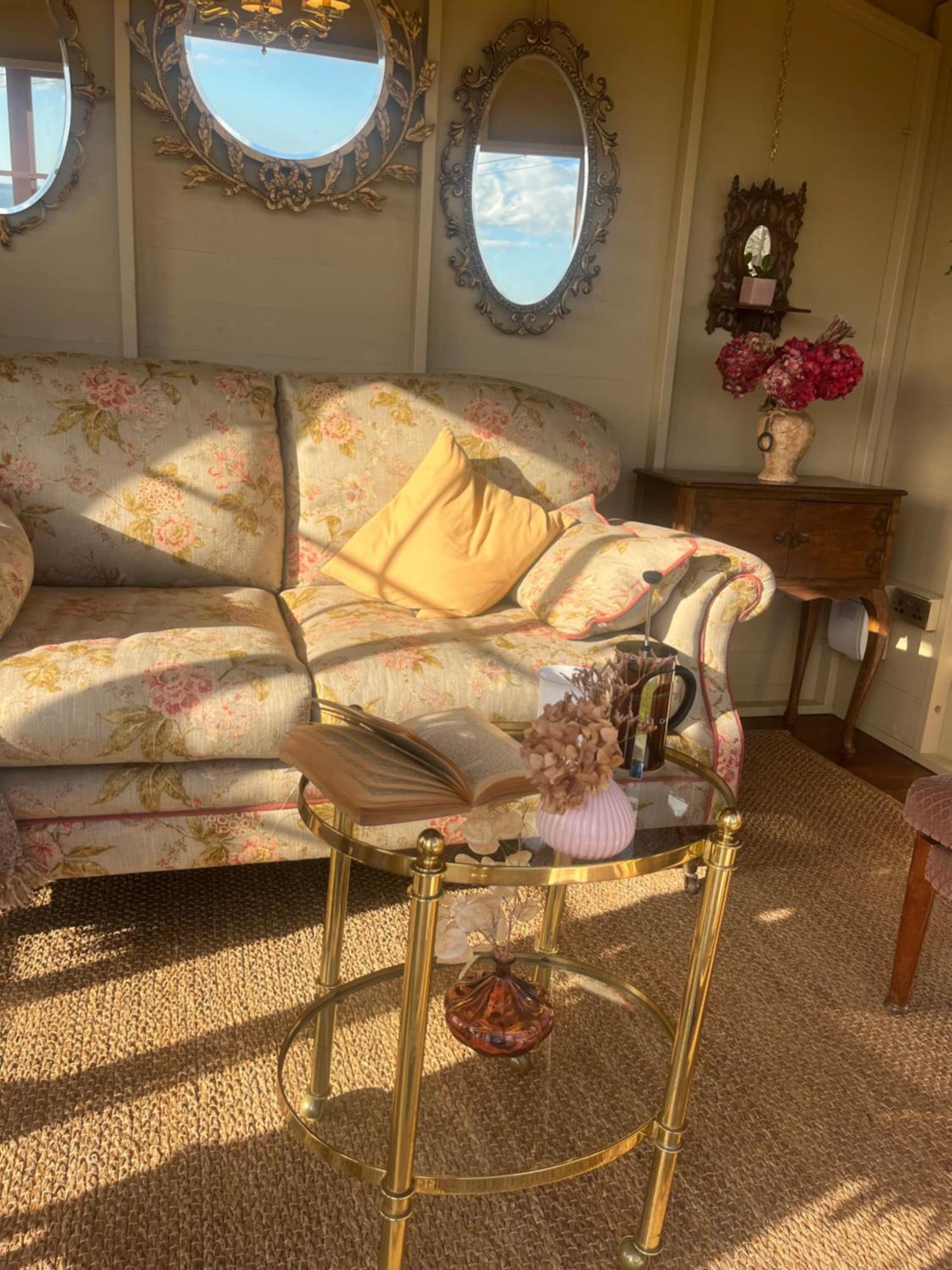 The Pink Cottage Upstairs Suite & Garden Summer Room Whitehead Exteriér fotografie