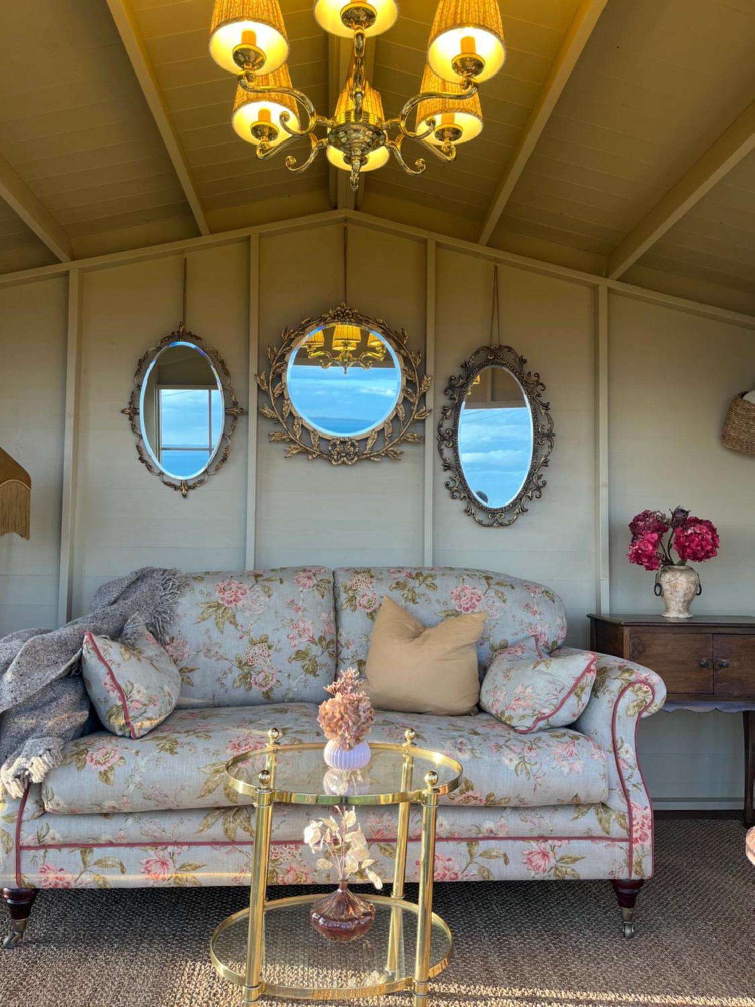 The Pink Cottage Upstairs Suite & Garden Summer Room Whitehead Exteriér fotografie
