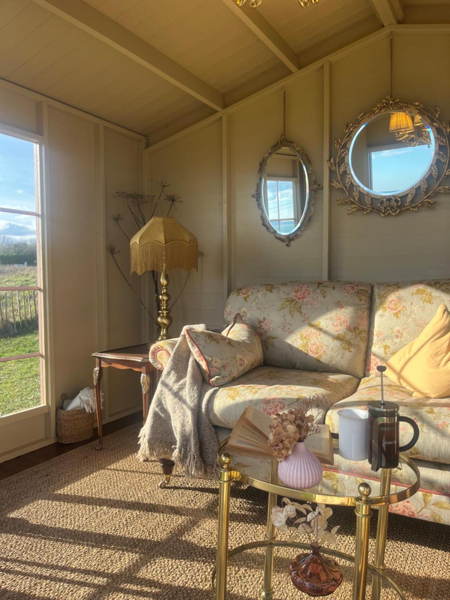 The Pink Cottage Upstairs Suite & Garden Summer Room Whitehead Exteriér fotografie