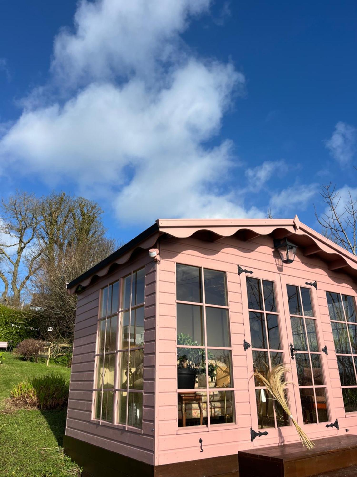 The Pink Cottage Upstairs Suite & Garden Summer Room Whitehead Exteriér fotografie