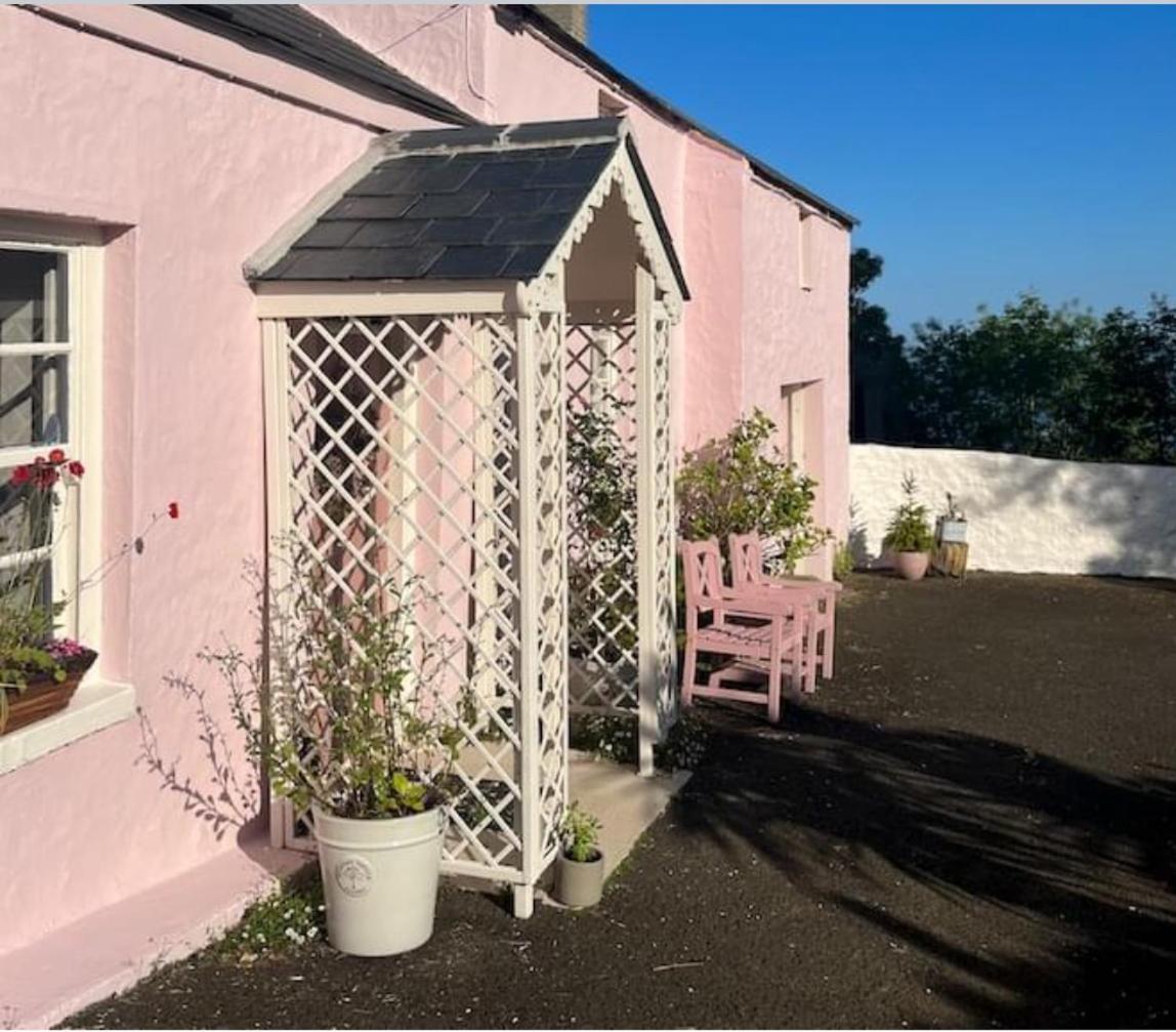 The Pink Cottage Upstairs Suite & Garden Summer Room Whitehead Exteriér fotografie